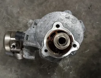 Pompa inalta presiune BMW Seria 4 F32 F33 F36, N55, pompa injectie 1351 7610761, 0261523131