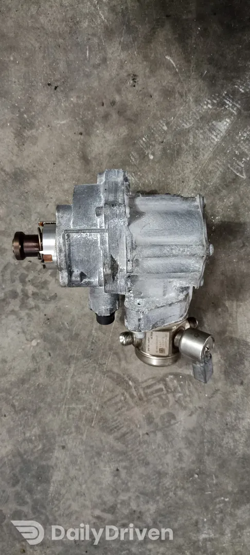 Pompa inalta presiune BMW Seria 5 F10 F11 F07GT, N55, pompa injectie 1351 7610761, 0261523131