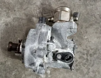Pompa inalta presiune BMW Seria 5 F10 F11 F07GT, N55, pompa injectie 1351 7610761, 0261523131