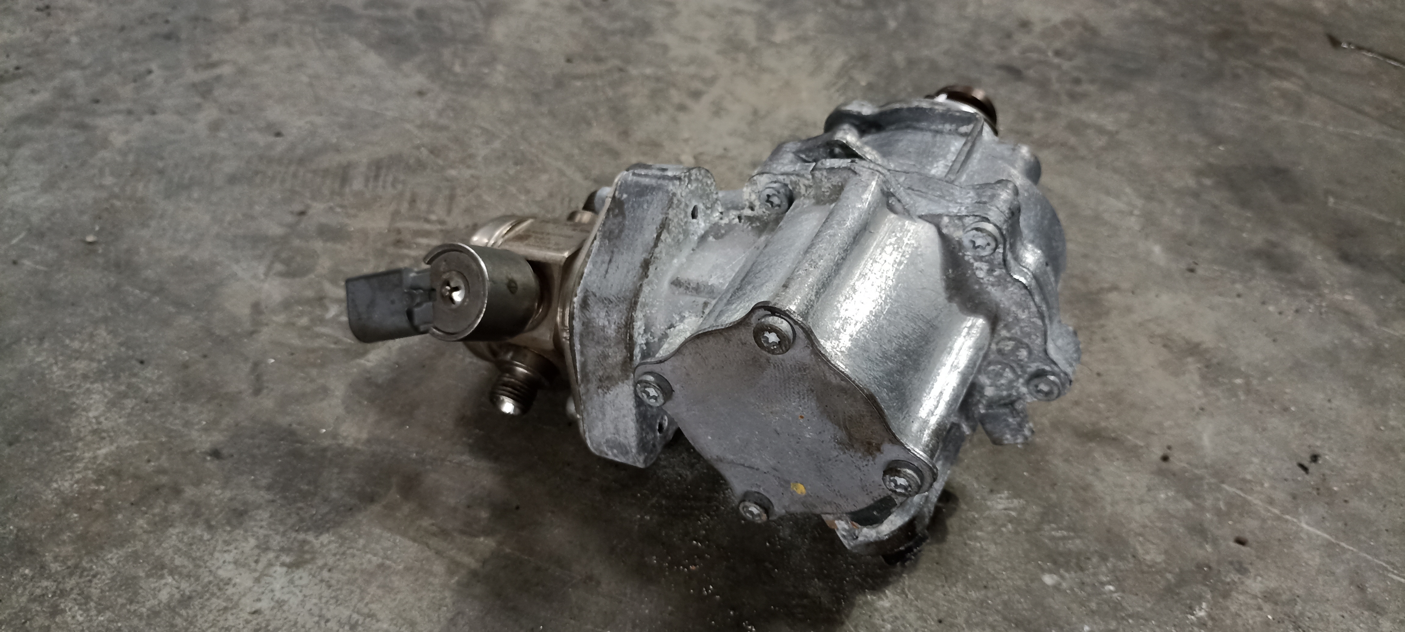 Pompa inalta presiune BMW Seria 6 F06 F12 F13, N55, pompa injectie 1351 7610761, 0261523131