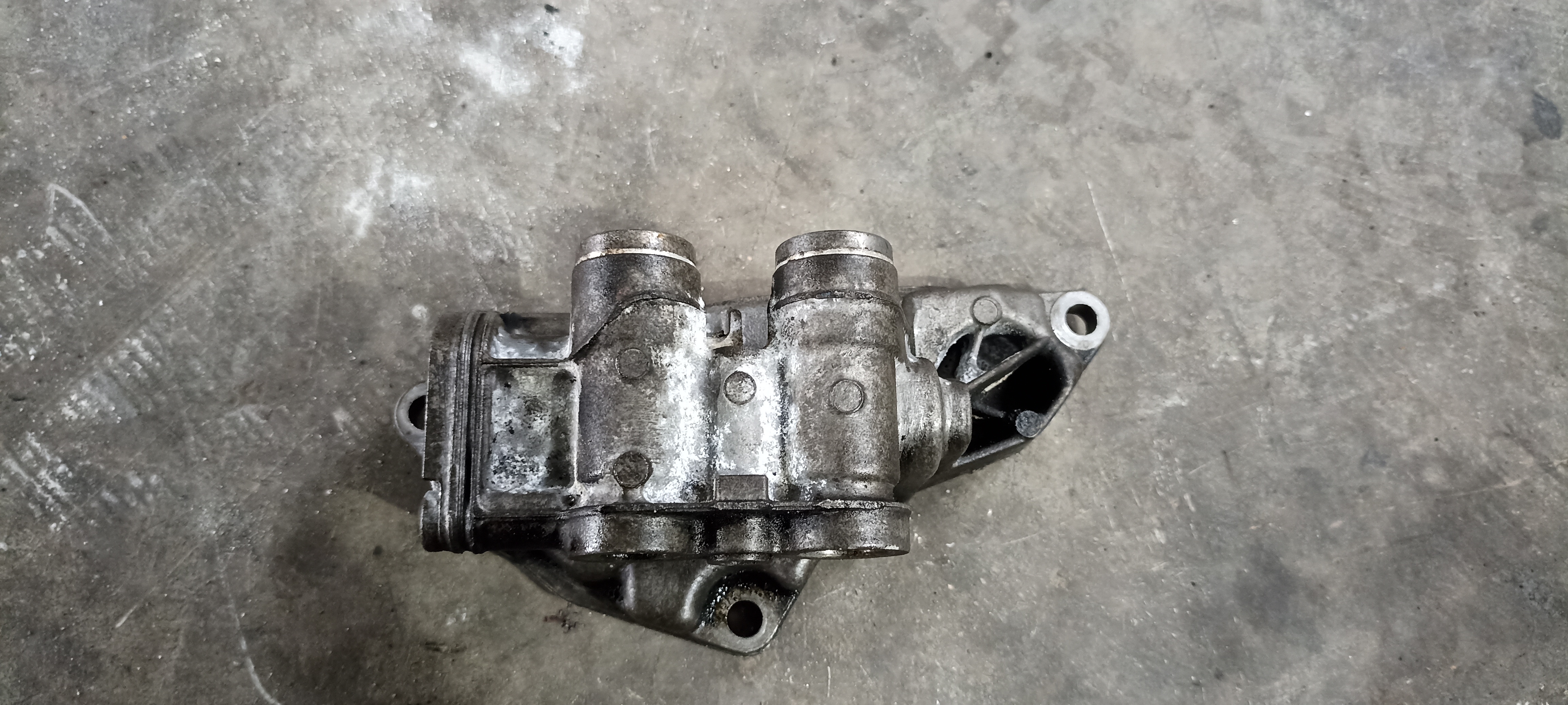 Carcasa termostat ulei BMW Seria 2 F22 F23, N55, 7637052