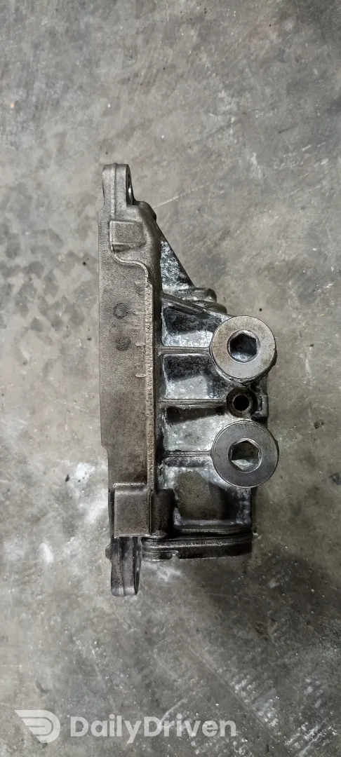 Carcasa termostat ulei BMW Seria 2 F22 F23, N55, 7637052