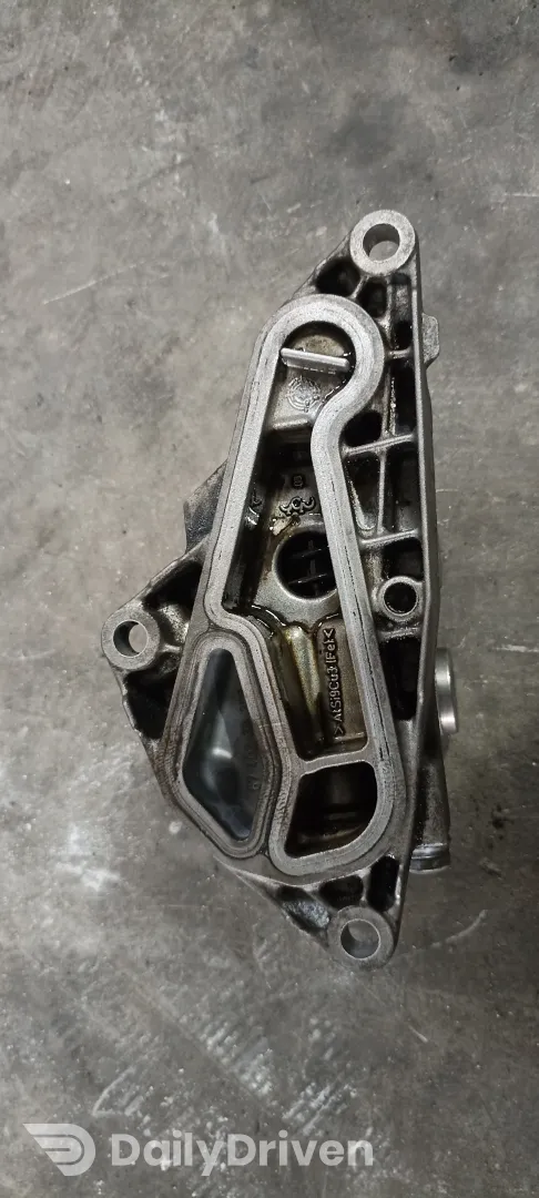 Carcasa termostat ulei BMW Seria 3 F30 F31 F34GT, N55, 7637052
