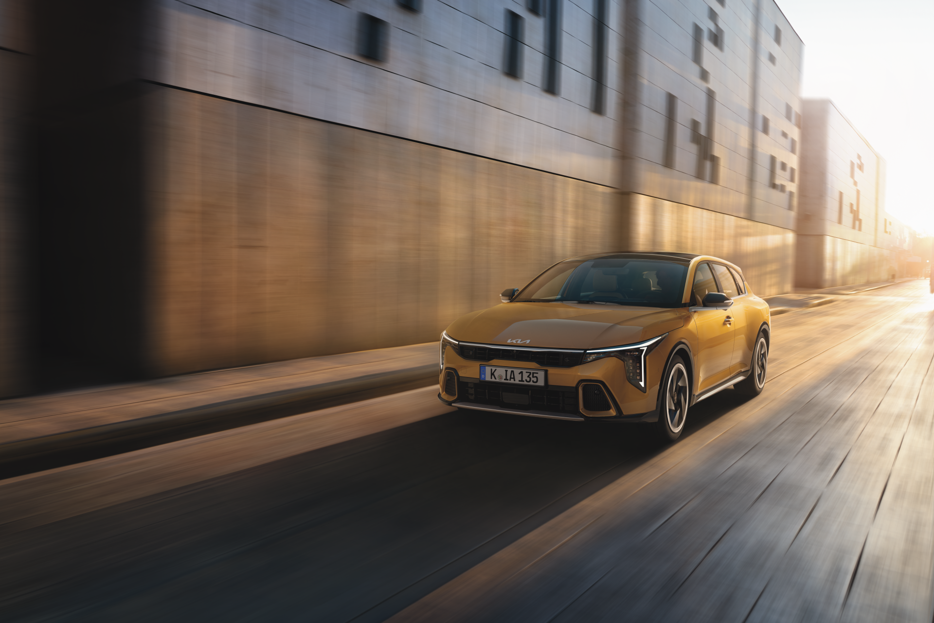 Kia K4 este de acum disponibilă la vânzare în rețeaua de dealeri Kia Romania, cu prețuri începând de la 27,400 Euro