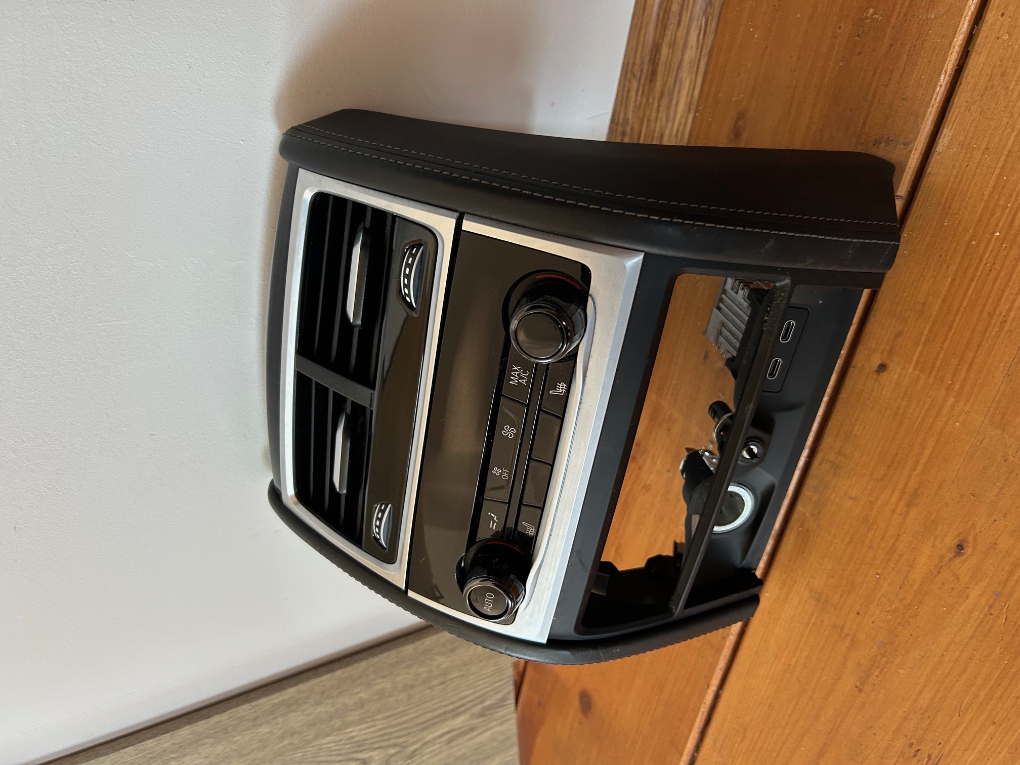 Consola centrala spate completa BMW Seria 7 G11 G12