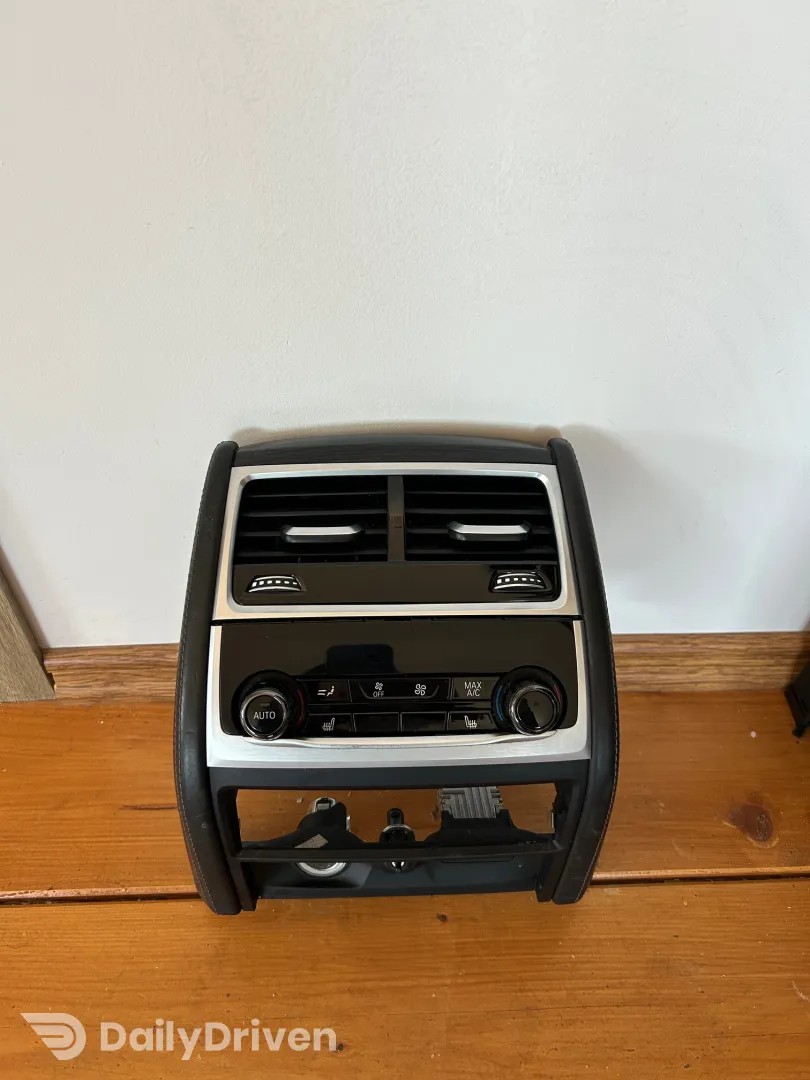 Consola centrala spate completa BMW Seria 7 G11 G12