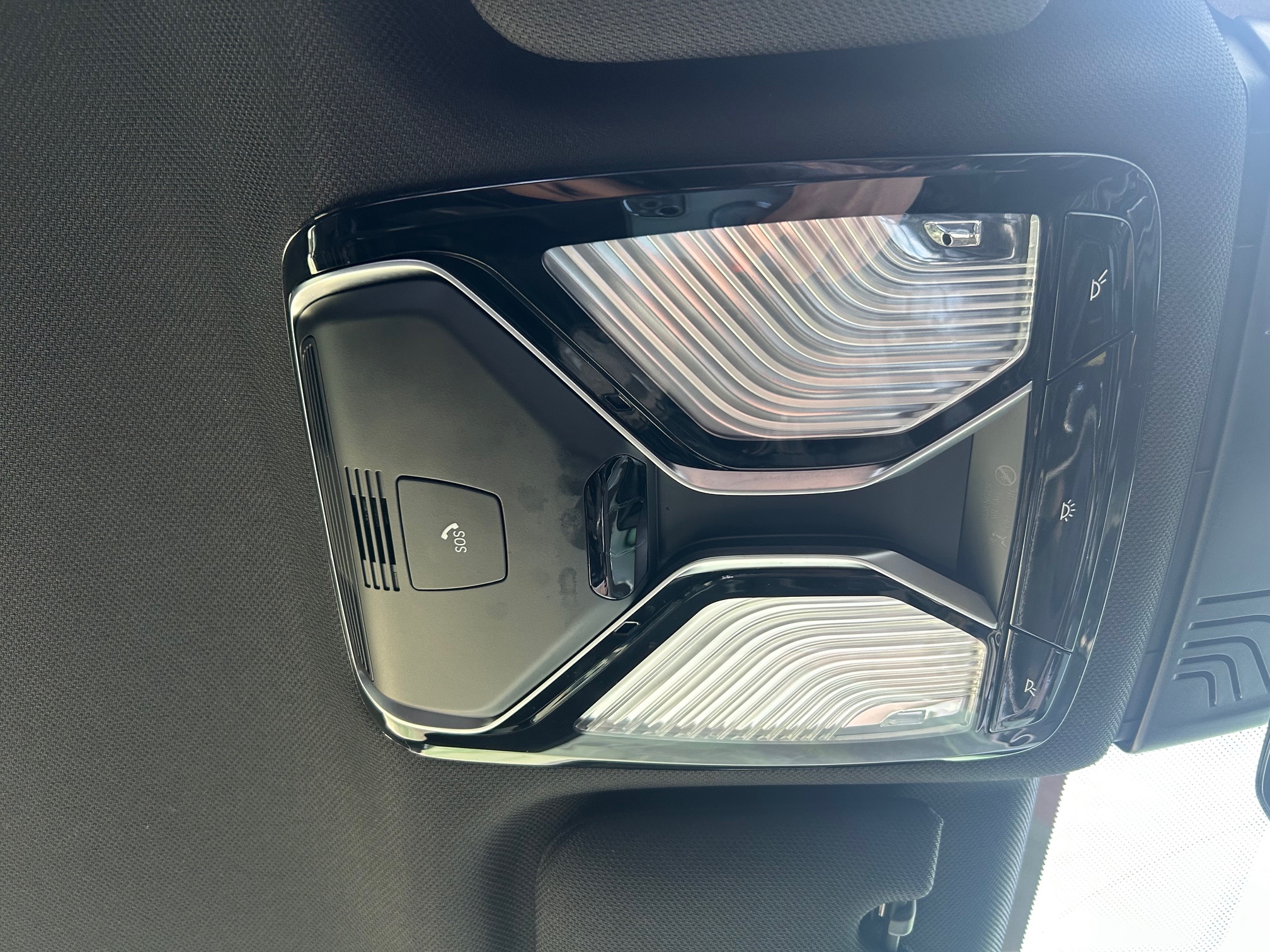Plafoniera cu gesturi si trapa BMW Seria 5 G30