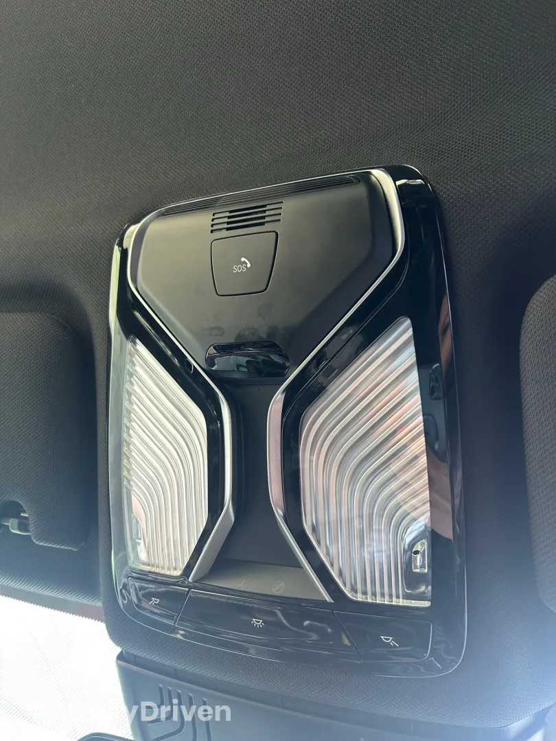 Plafoniera cu gesturi si trapa BMW Seria 7 G11