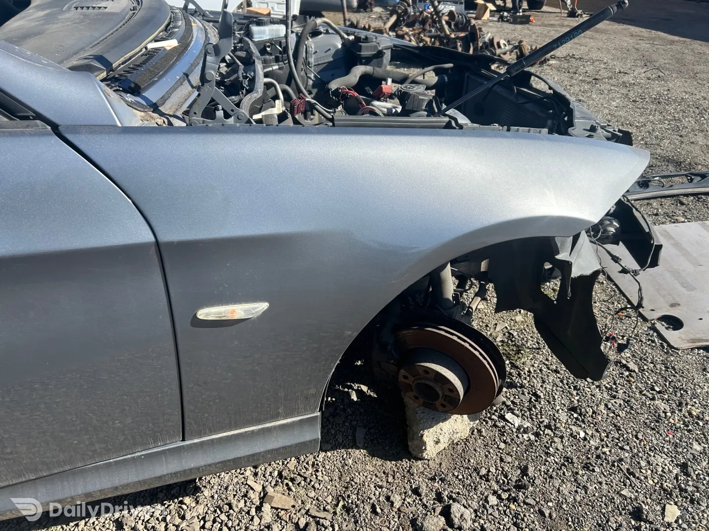 Aripa dreapta fata BMW Seria 3 E90 E91 lci cod culoare A52