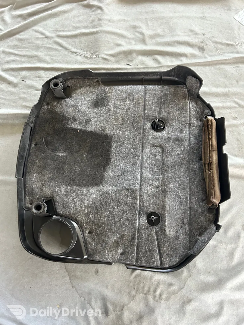 Capac motor BMW Seria 6 F06 F12 F13, N57, 8513452, 8513453