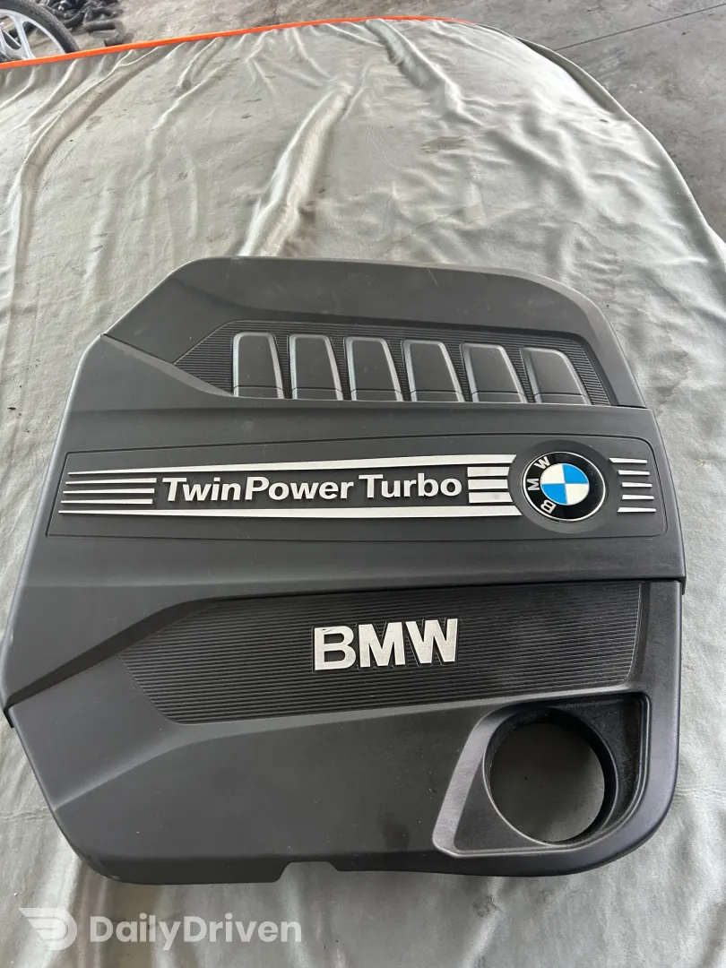 Capac motor BMW X4 F26, N57, 8513452, 8513453
