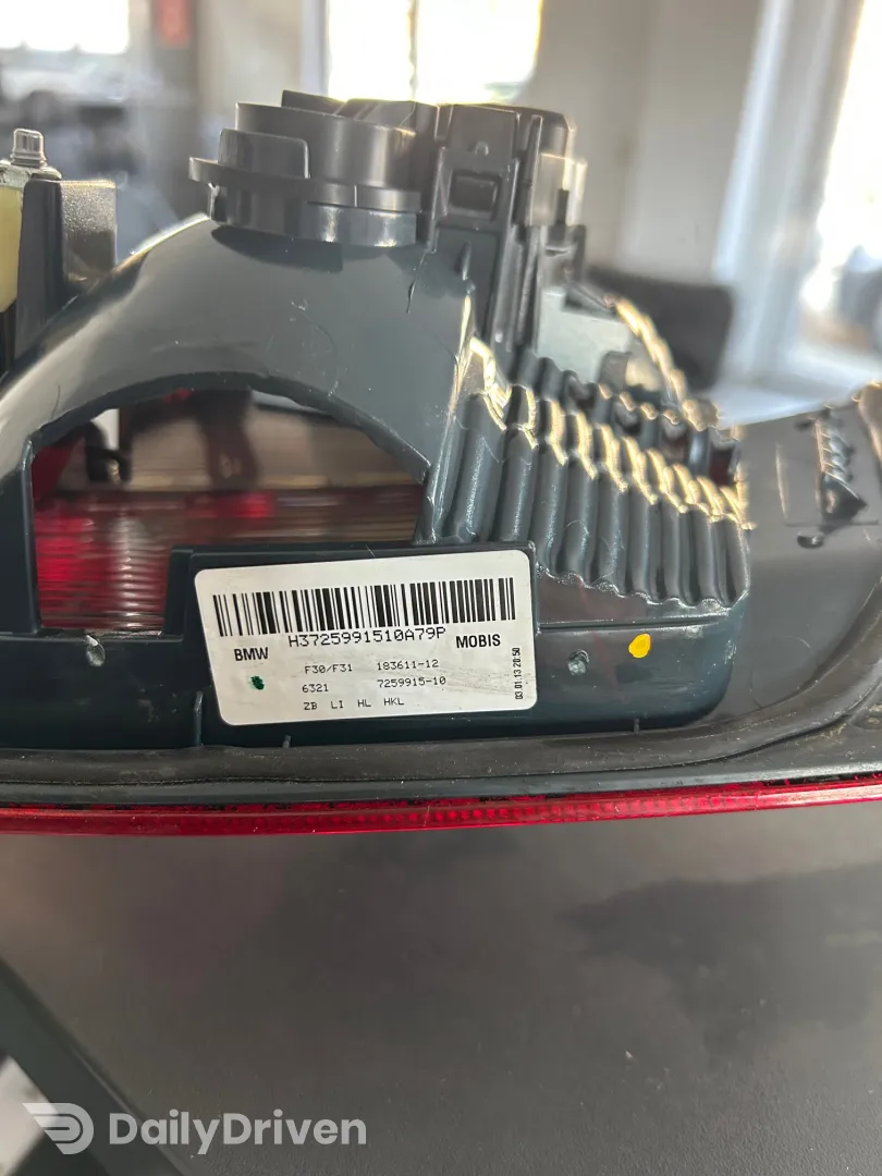 Tripla stop stanga haion BMW Seria 3 F30, F31