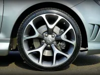 Cum influențează pneurile de vară performanța vehiculului tău?