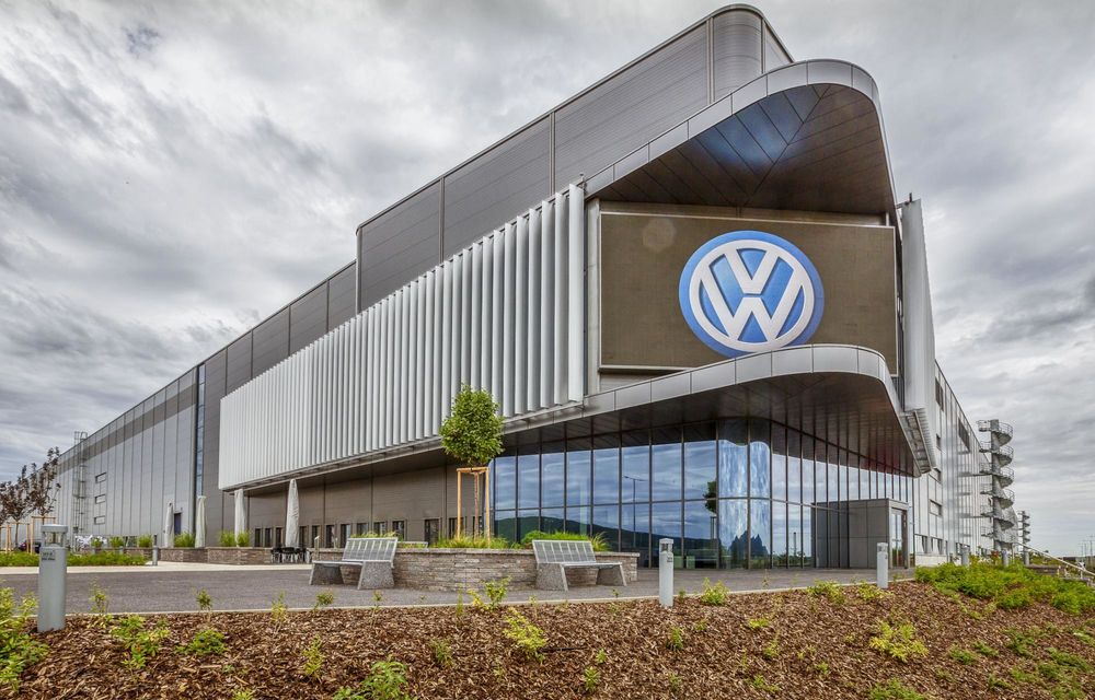 Volkswagen ia în calcul cea mai amplă restructurare din istoria companiei. Până la 100.000 de locuri de muncă sunt în pericol
