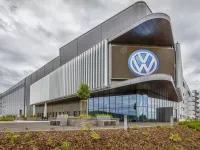 Volkswagen ia în calcul cea mai amplă restructurare din istoria companiei. Până la 100.000 de locuri de muncă sunt în pericol