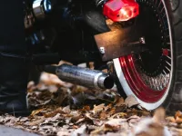Evacuare Akrapovič slip-on sau sistem complet? Cum alegi upgrade-ul potrivit pentru motocicleta ta