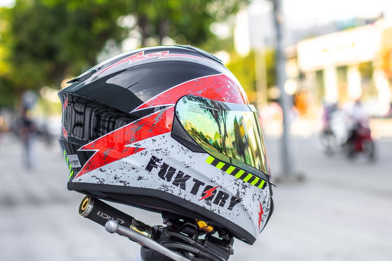 Tura moto de vară: comunicare în grup pe drum