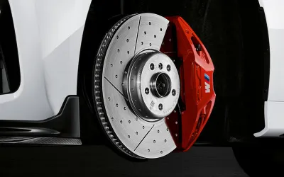 Perforated vs grooved brake discs: differences and when to use them