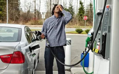 Može li ostaviti motor uključen tokom punjenja goriva? Vodič sigurnosti