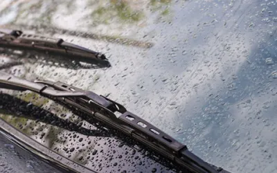How worn windshield wipers scratch the windshield and when to replace