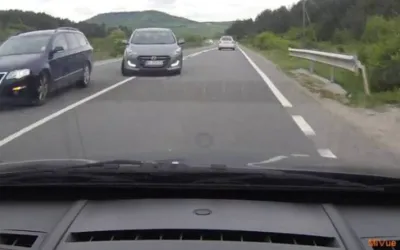 Când este permisă depășirea pe linia continuă: excepțiile legale din Codul Rutier