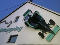 Senzații tari românești, a patra oprire: Adenau.