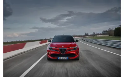 Alfa Romeo Junior VELOCE debutează cu un nou motor electric 100% de 280 CP