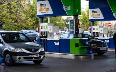 De azi alimentăm la pompă mai scump. Cu cât și de ce s-au scumpit carburanții?