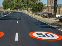 Cu câți kilometri pe oră pot depăși șoferii limita de viteză fără a risca o amendă??