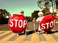 Stiati ca: Inventatorul semnului de circulatie STOP, nu avea permis.