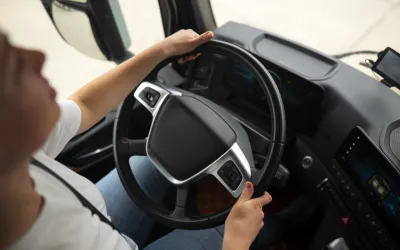 Átlagon felüli fizetés, országot-világot bejárva? Ez vár rád kamionosként!