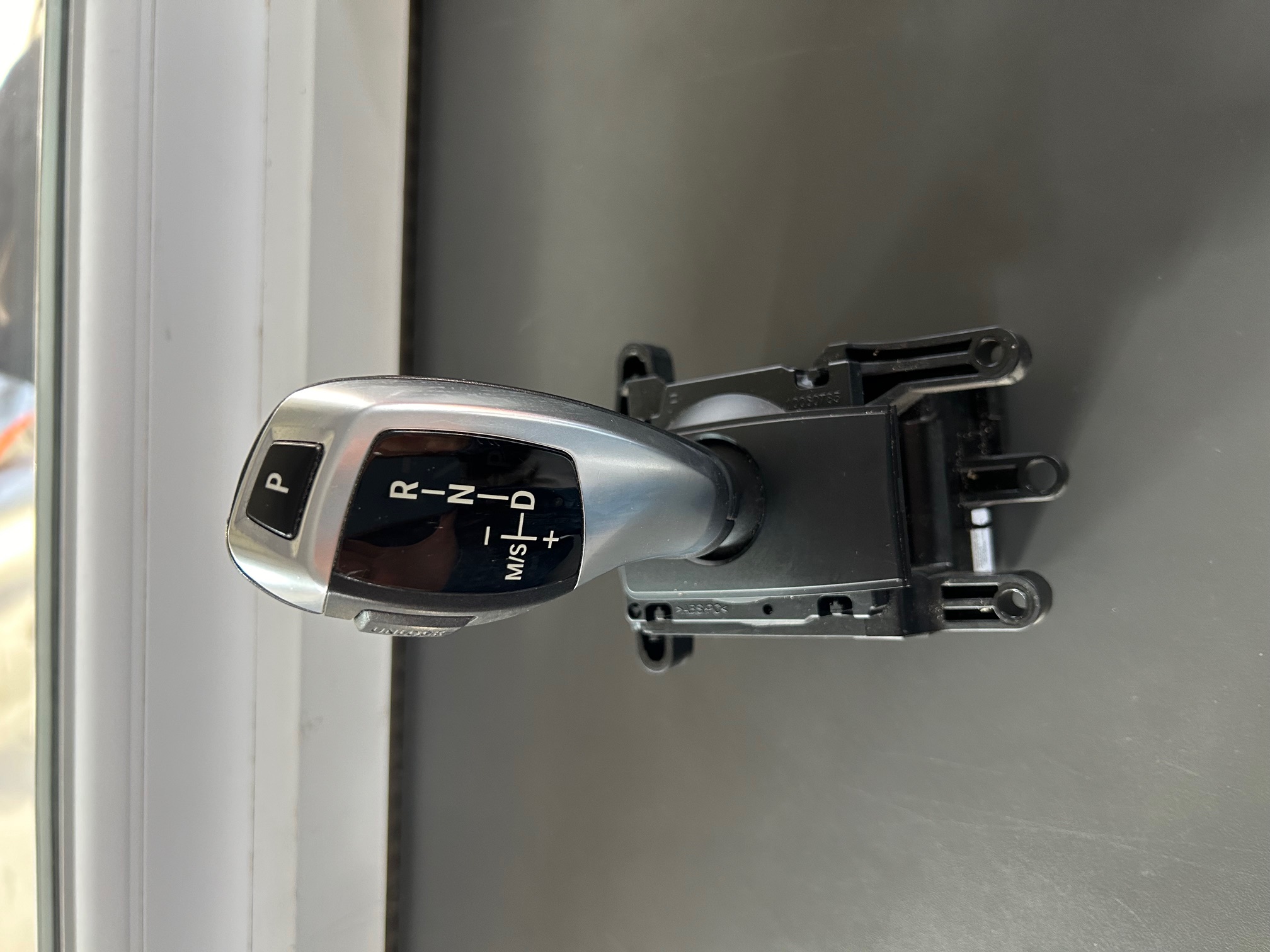 Schimbator viteze cutie automata BMW Seria 7 F01 F02 F03 F04 volan stanga, 9296904