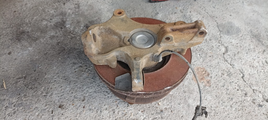 Fuzeta stanga fata Volkswagen Crafter, axa dubla