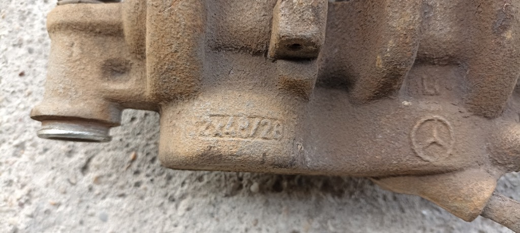 Etrier stanga fata Volkswagen Crafter axa dubla