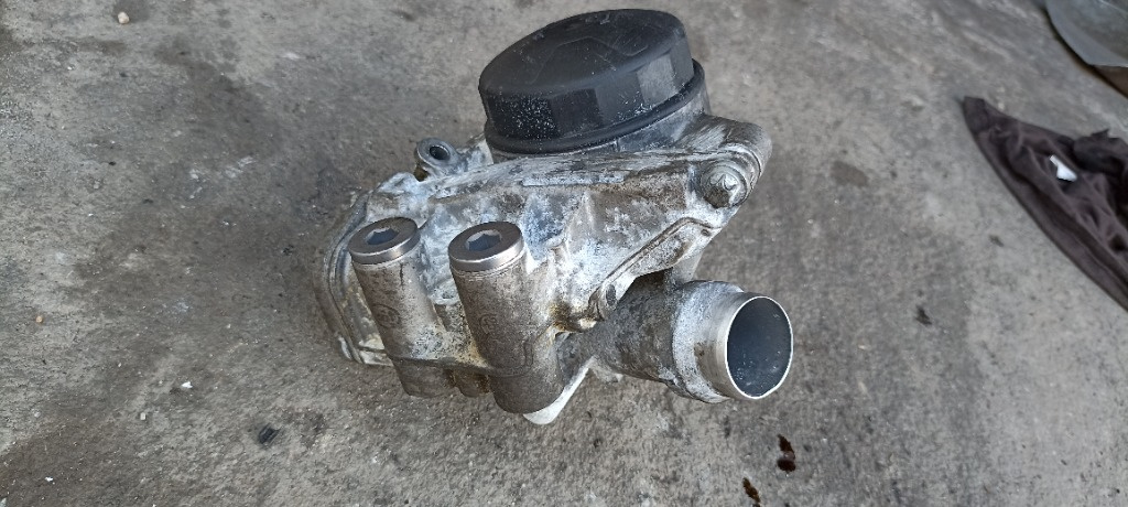 Carcasa filtru ulei BMW Seria 6 F06 F12 F13, benzina, 7854048