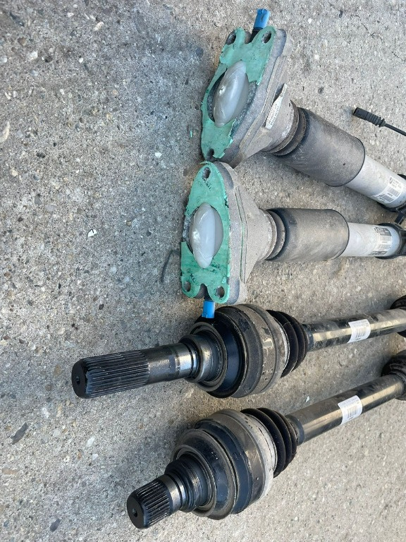 Planetara stanga spate BMW Seria 4 F82 M4, F83 M4, 33212284615