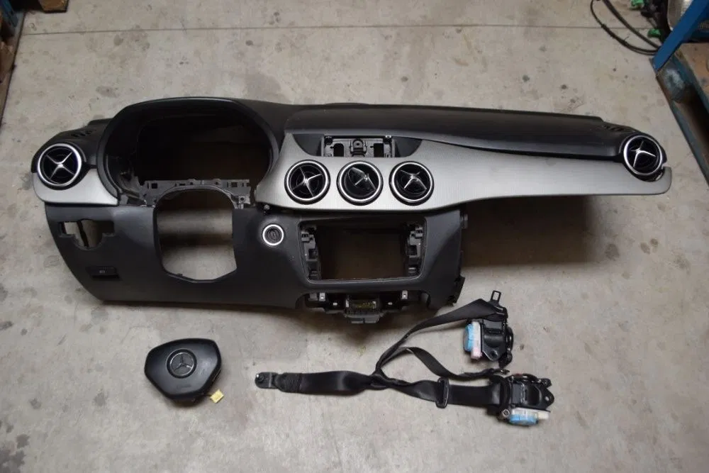 Plansa Bord + Kit Airbaguri + Centuri - Mercedes B Class (2013) -