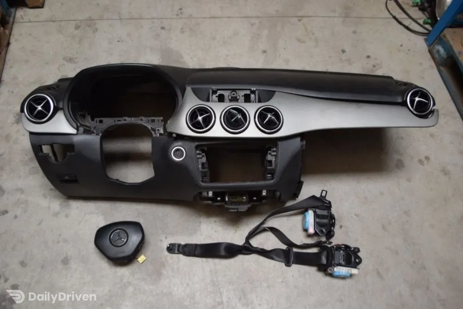 Plansa Bord + Kit Airbaguri + Centuri - Mercedes B Class (2013) -