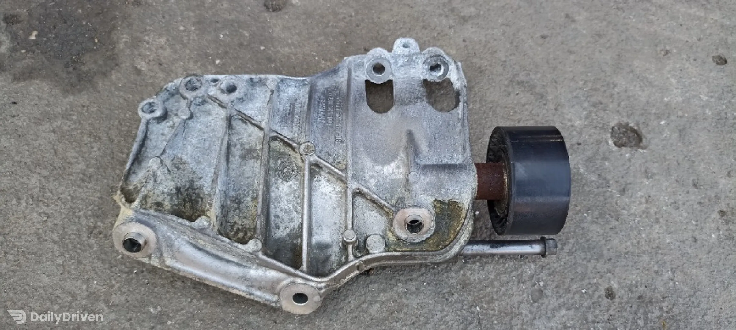 Suport compresor ac BMW Seria 6, F12, F13, F06 Gran Coupe, N55, 640i, 64557585167