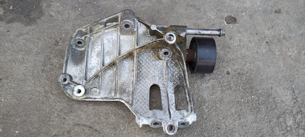 Suport compresor ac BMW Seria 4, F32, F33, F36 Gran Coupe, 435i, N55, 7585167