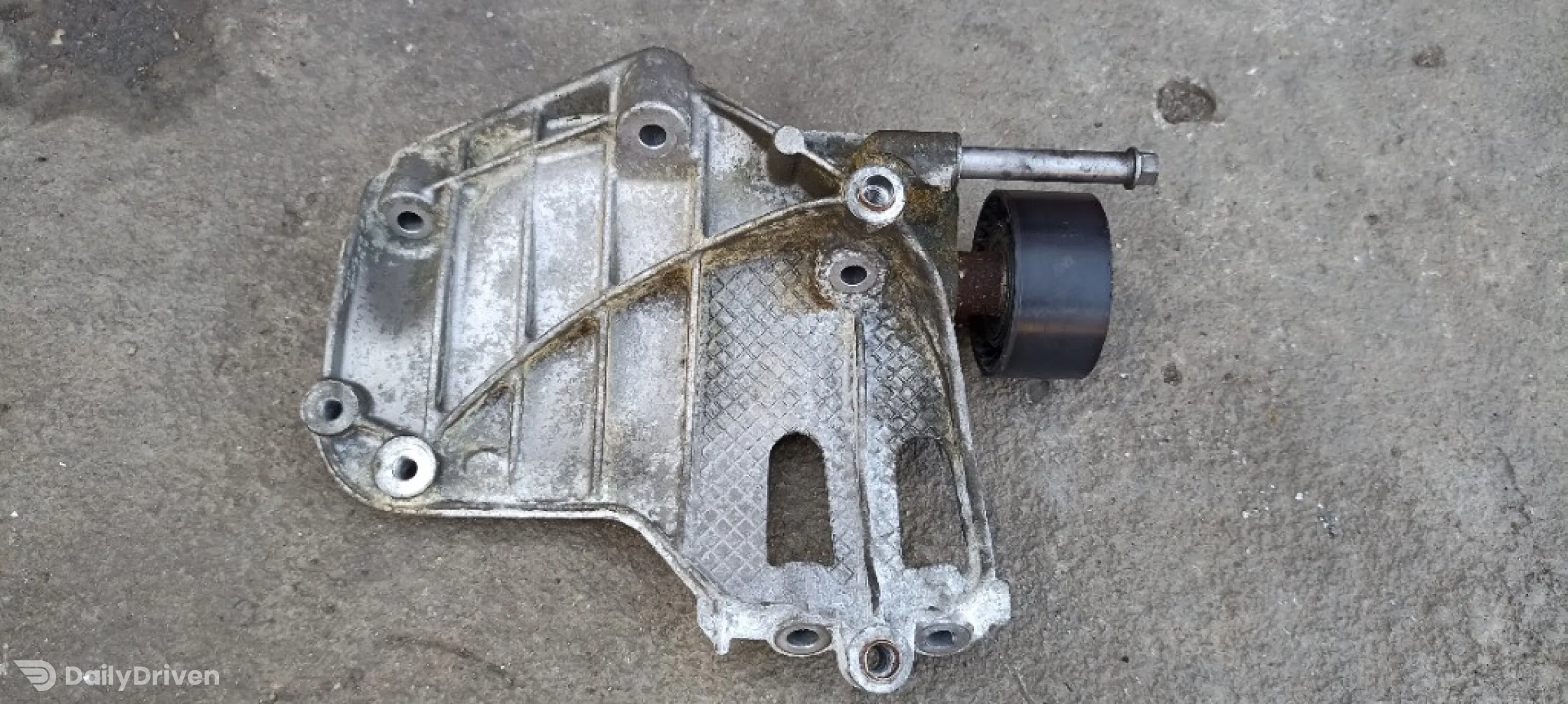 Suport compresor ac BMW Seria 1, F20, F21, M135i, N55, 64557585167