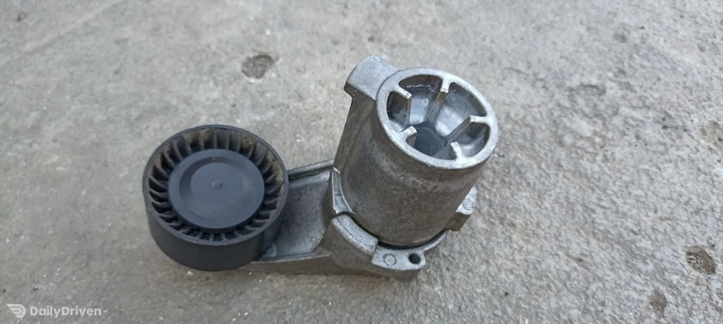 Intinzator curea accesorii BMW Seria 4 F82 M4, F83 M4, intinzator curea accesorii 8604266