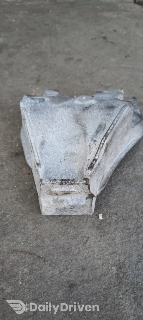 Suport motor stanga BMW Seria 4 F82 M4 F83 M4, suport motor 6789093