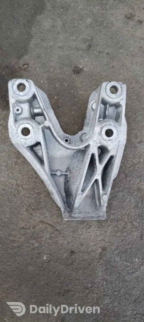 Suport motor stanga BMW Seria 2 F87 M2 LCI, suport motor 6789093