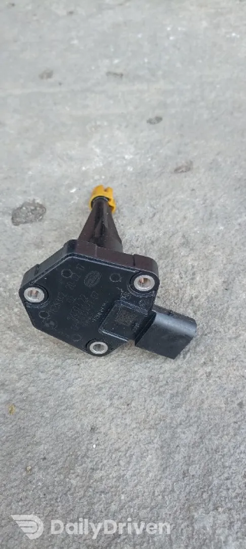 Senzor nivel ulei BMW Seria 4 F83 M4 LCI, S55, sonda nivel ulei 7638342