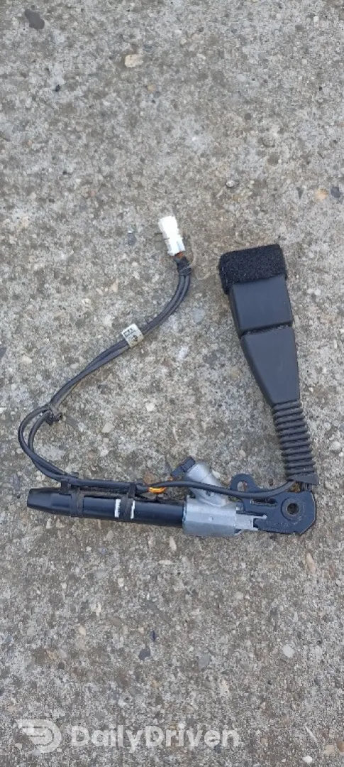 Pretensioner dreapta fata BMW X3, F25, 2009-2017, 7256646