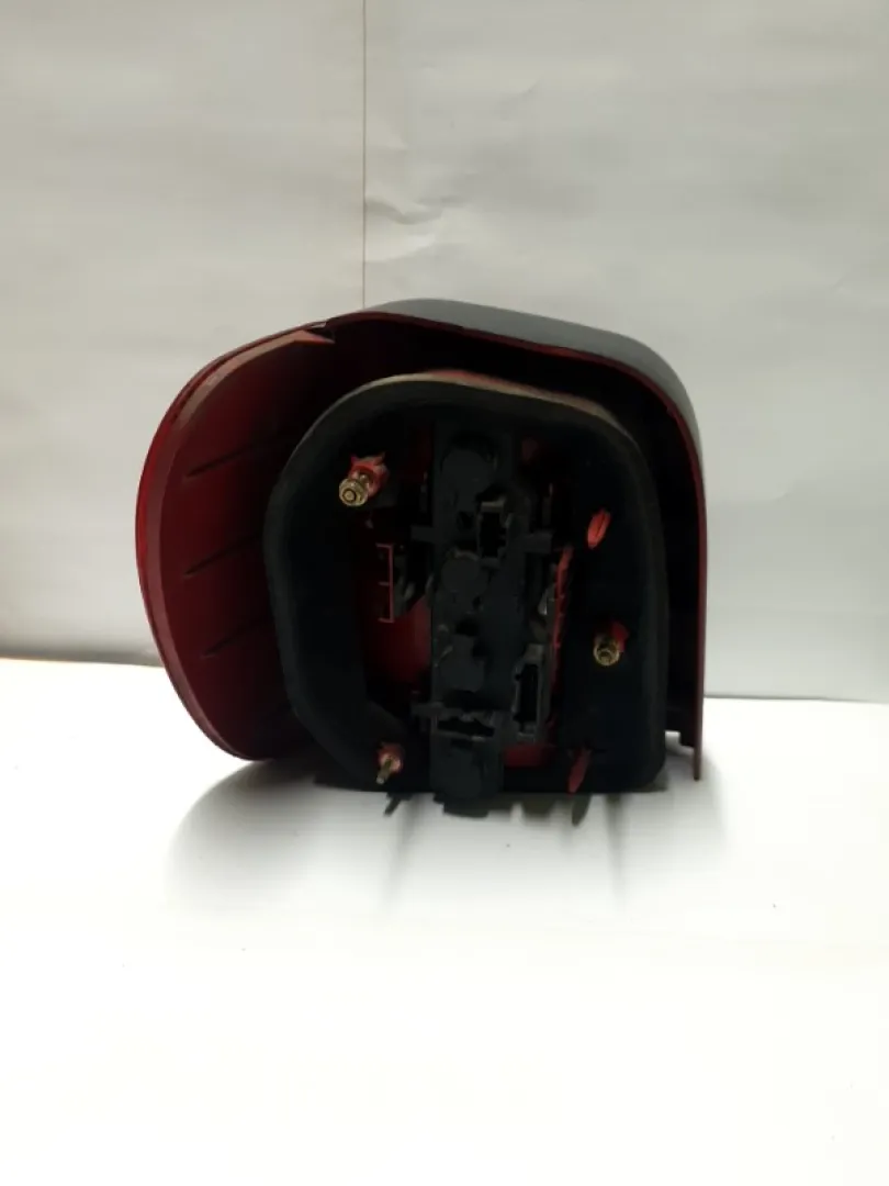 Lampă spate - Parte montare: Dreapta, Varianta: Hatchback - Volkswagen Polo 3 generation [restyling] [2000 - 2002] Hatchback 3-doors