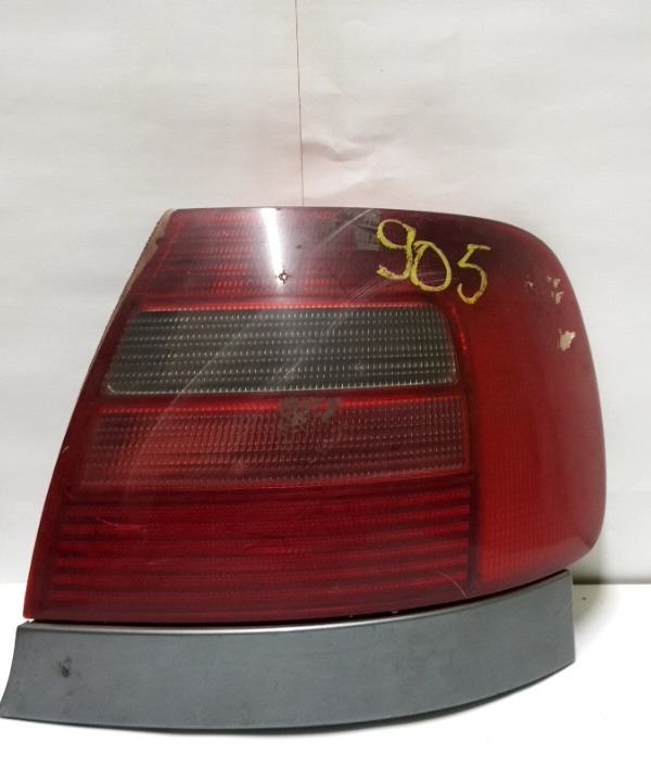 Lampă spate - Parte montare: Dreapta, Varianta: Sedan - Audi A4 B5 [restyling] [1997 - 2001] Sedan