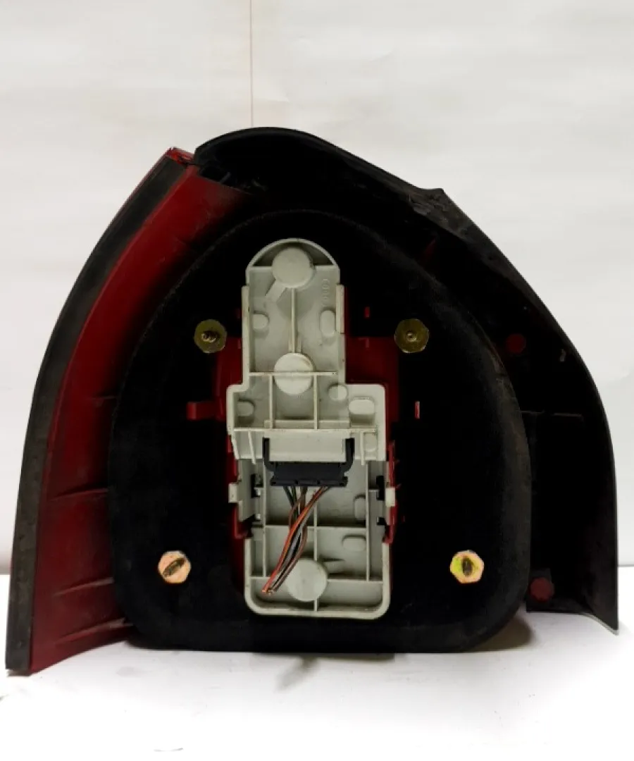 Lampă spate - Parte montare: Dreapta, Varianta: Hatchback - Audi A3 8L [restyling] [2000 - 2003] Hatchback