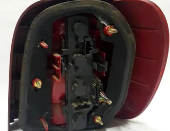 Lampă spate - Parte montare: Stânga, Varianta: Hatchback